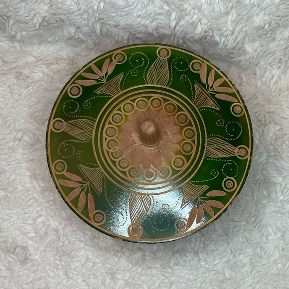 Vintage Hand-carved Painted Green Mexican Trinket/Tobacco Box - Picture 4 of 6